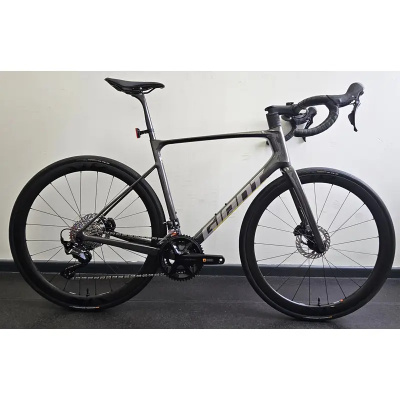 EX DISPLAY Giant Defy Advanced Pro 2 Road Bike MediumLarge 2026