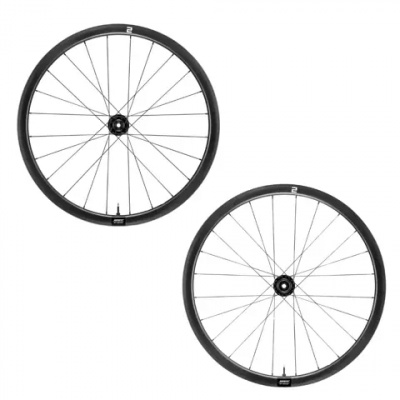 Giant CXR 2 Disc Brake with Shimano HG Wheelset