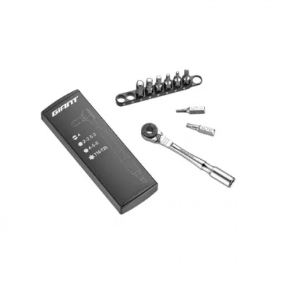 Giant Multi-Tool With Ratchet System