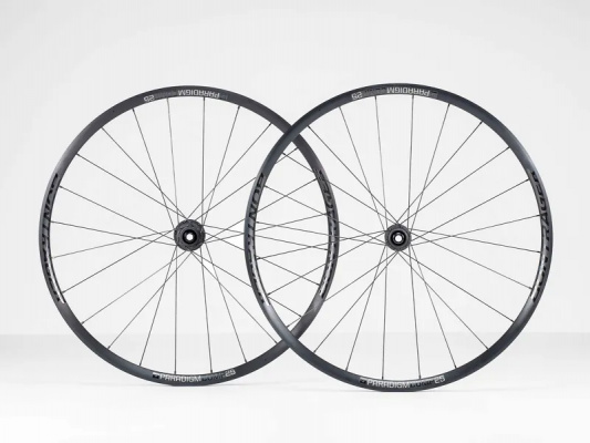 Bontrager Paradigm Comp 25 TLR Disc Road Wheel in Black