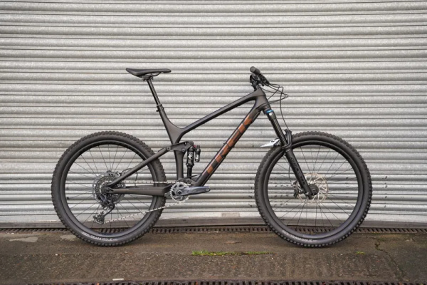 Ex-Display Trek Remedy 9.8 XL Matte Trek Black