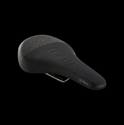 Fizik Gravita Alpaca X5 + Tool Kit - Mens MTB Saddles