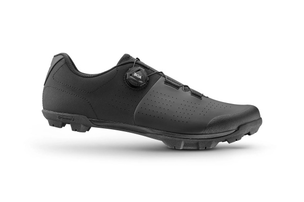 Giant CHARGE 3 40 / Matte Black