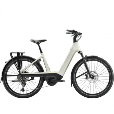 Trek Charter+ 5 R10 Electric Bike - Low-Step - 540wh in Lunar Silver