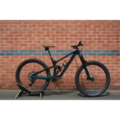 Trek Slash 9.9 XX1 Flight Attendant Project 1 Medium/Large Mountain Bike 2022 Icon