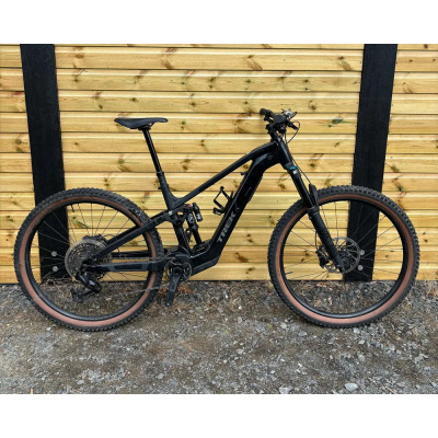 Ex Hire TREK Fuel+ EX 8 580Wh Electric Full Suspension Mountain Bike in Trek Black and Purple Flip Splatter