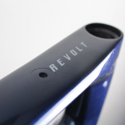 Invisiframe Revolt Carbon 2022