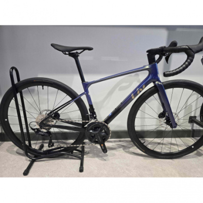 LIV Avail Advanced 2 Road Bike one off colour