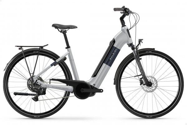 Raleigh 2026 Motus Low-Step Electric Bike With Derailleur Gears