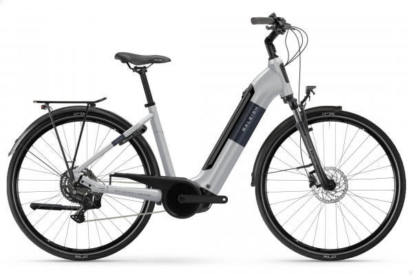 Raleigh 2026 Motus Low-Step Electric Bike With Derailleur Gears