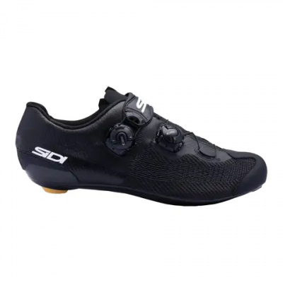 Road cycling shoe